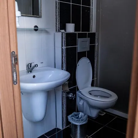 Uestuen Hotel de apartamente